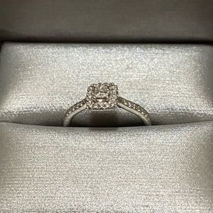 10K White Gold Diamond Engagement Ring
